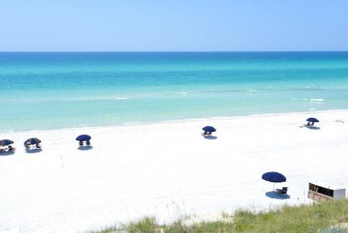 Seacrest Casa | Beach Bungalow, 3 Min Walk to Beach, Golf Cart, 4 bikes, Wagon