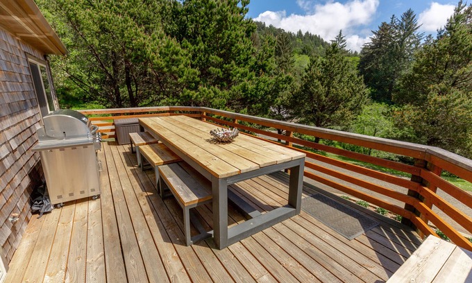 Brookings Casa | Beach Bungalow at Crook Point