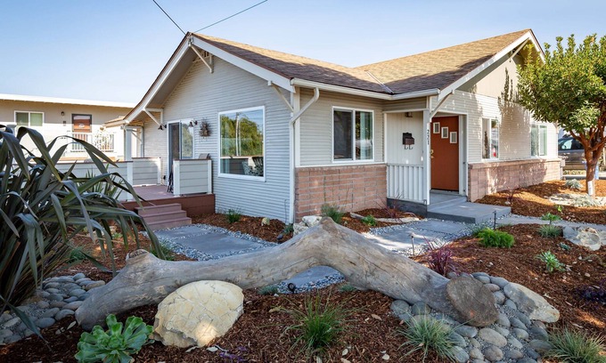 Morro Bay Casa | Beach Bungalow within blocks to the beach! Short or Long Term