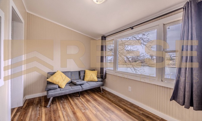 Lake Ozark Cabina | Beach Cabin #2, Private/Shared Beach - Cabin #2
