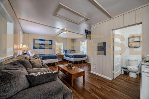 Lake Ozark Casa | Beach Cabin #6