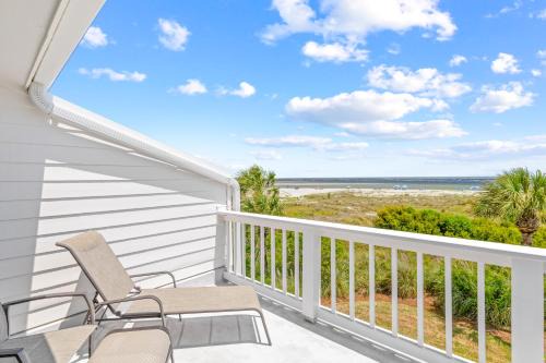 Pelican Bay Apartamento | Beach Club Villa 38 - Oceanfront Gem! Walkout!