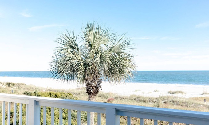 Isle of Palms Villa | Beach Club Villa 32 - Elite Oceanfront! Pool!