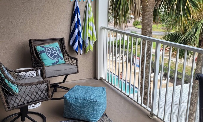 Ono Island Condominio | Beach condo - King bed- pools,hot tub, big balcony w/ Gulf views! Owner mamaged