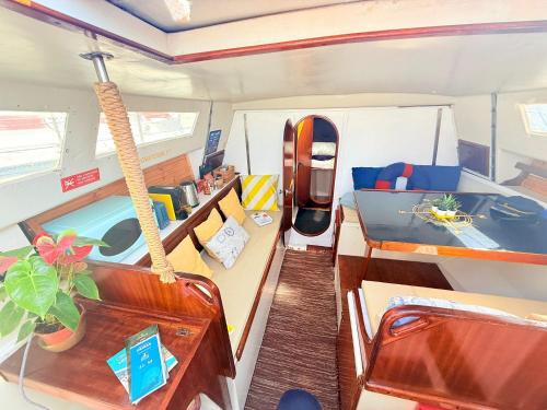 Oeiras Alquiler De Eote | Beach Cosy Boat