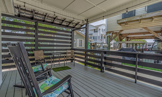 Myrtle Beach Cabaña | Beach Cottage Escape: Just a Short Stroll to the Shore