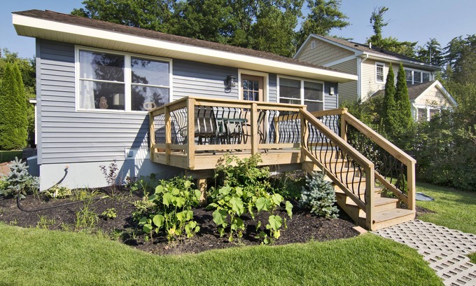 Lake George Cabaña | Beach Cottages at Lake George