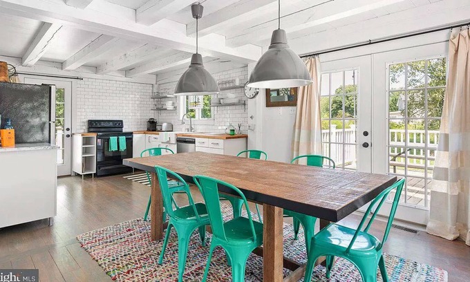 Clarksville Cabaña | Beach Dreams in a beautiful New England timber framed cottage