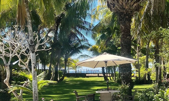 Puntarenas Casa | ¡Private Beach Front Retro House!