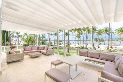 El Soco Apartamento | Beach front and beach access at Nueva Romana