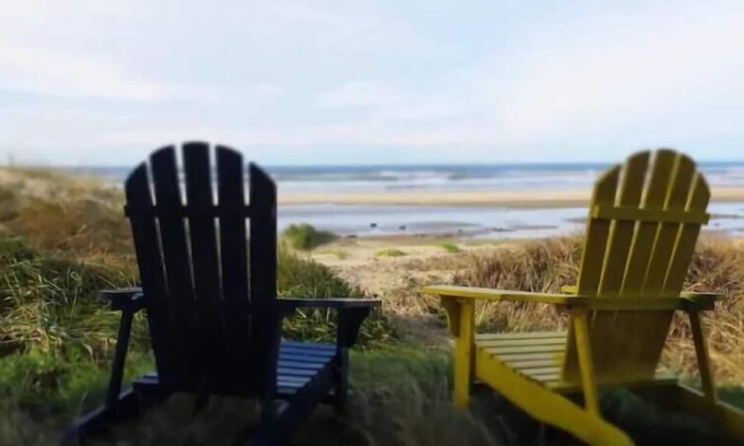 Florence Casa | Frente a la playa, más cerca del océano y necesitarías un traje de neopreno - Whales Watch