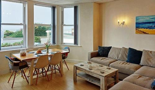 Tywyn Casa | Beach Front Apartment in Tywyn