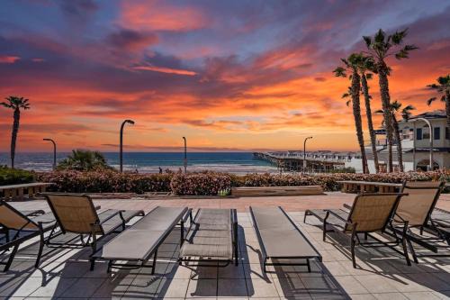 Pacific Beach Casa | Beach Front Bliss - Entire Condo - Crystal Pier