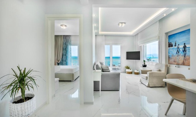 Haniotis Apartamento | Beach Front Casa Elena