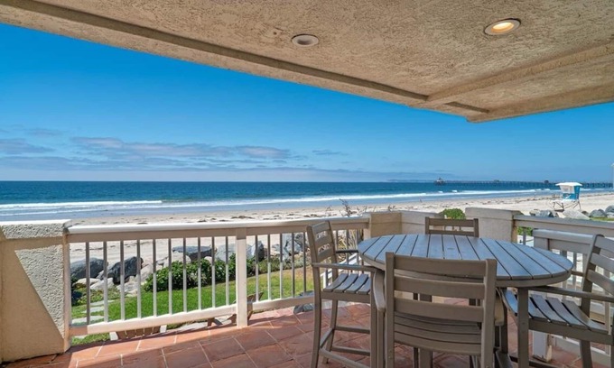 Imperial Beach Condominio | Beach Front Condo with Amazing Views. DOD, Military, North Island Per Diem