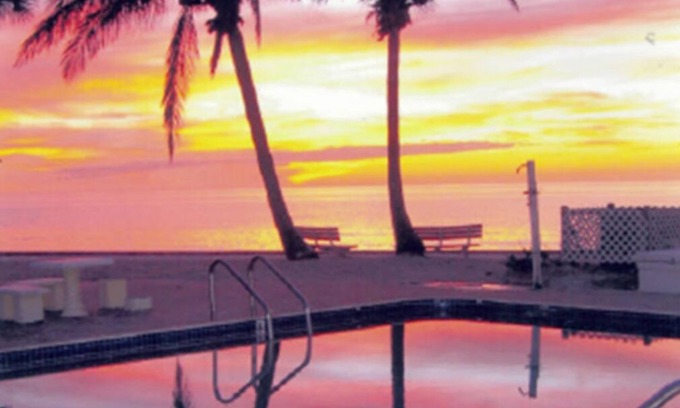 Boca Grande Condominio | Beach Front Condo Just Steps to the Water!