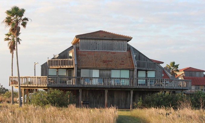 Matagorda Condominio | BEACH FRONT Condo with pool access - Matagorda Dunes #42