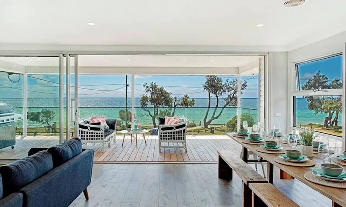 Mornington Peninsula Casa | Beach Front Haven with 180 Degree Views