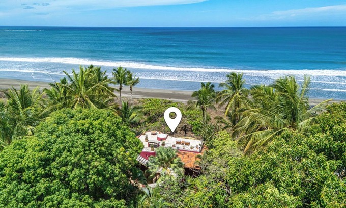 Junquillal Casa | Casa frente a la playa con piscina y terraza - Capacidad 8