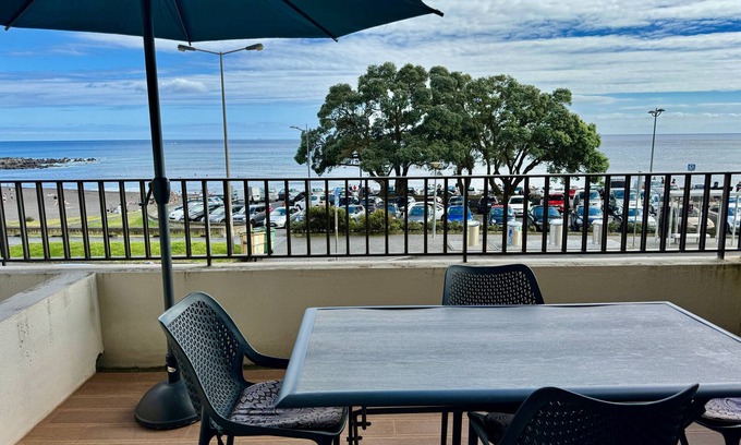 Livramento Apartamento | BEACH FRONT HOUSE by Azores HomeMade
