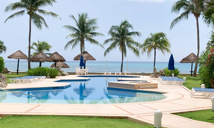 Puerto Aventuras Condominio | Beach Front Luxury condo