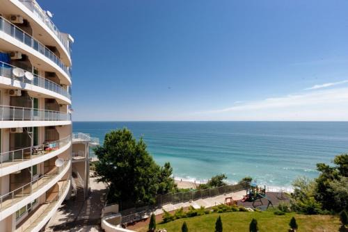 Byala Apartamento | Beach Front Luxurious Two Bedroom Apartment