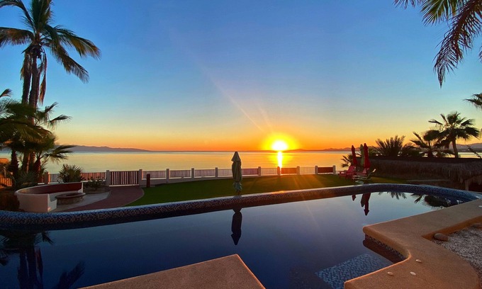 La Ventana Casa | Beach-front luxury! Private home, pool, hot tub, rooftop and water sport access!
