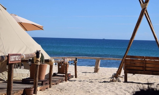 San José del Cabo Alquiler De RV | Beach front Tipi with A/C