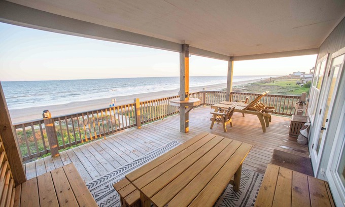 Gilchrist Casa | Beach Front Oasis with Breath-taking Views