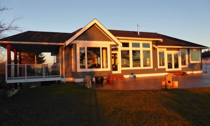 Comox Casa | Beach Front Paradise! Views out every window.