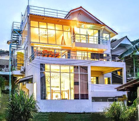 Wichit Apartamento | Beach Front Queen's Castle - Kid friendly, Holiday like Royalty