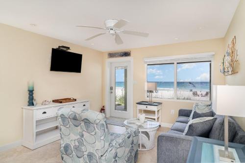 Bradenton Beach Apartamento | Beach Front Villa - Right On The Beach!