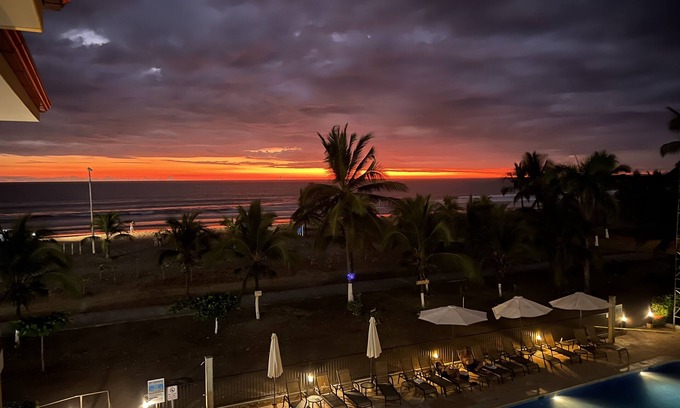 Barrio Los Villalobos Condominio | Beach Front with beautiful ocean view 3 beds, 2 baths condo in Jaco Beach