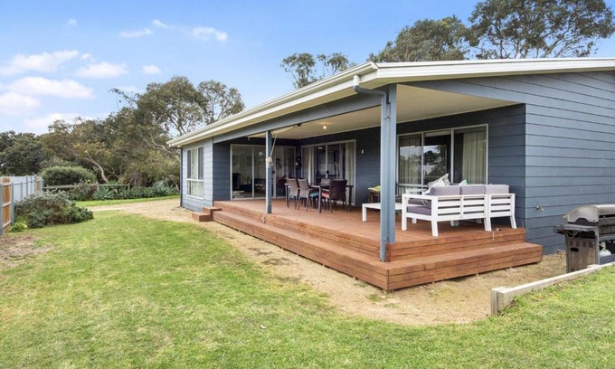 Carrickalinga Casa | Beach Fun 11 Broadbeach Drive