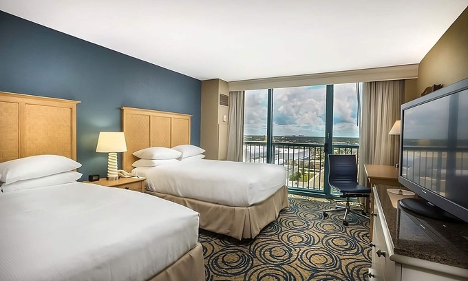 Brush - Stewarts Complejo | Beach Getaway! FOUR Accommodations! Pools, Spa, Beach Access, Parking Available!