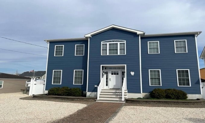 Beach Haven West Casa | Beach Haven West. Lagoon front. boat slip for small boat. private fenced in yard.