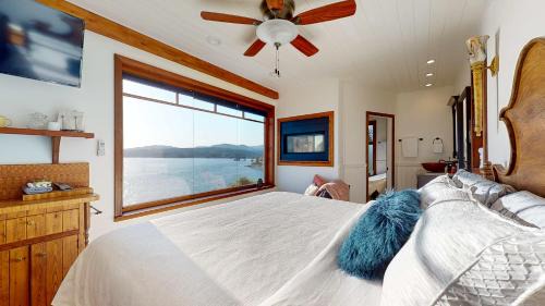 Selma Park Casa | Beach Hideaway Sea to Sky Loft