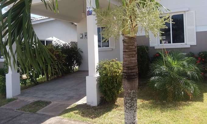 Tumba Vieja Casa | Casa de playa en la ciudad