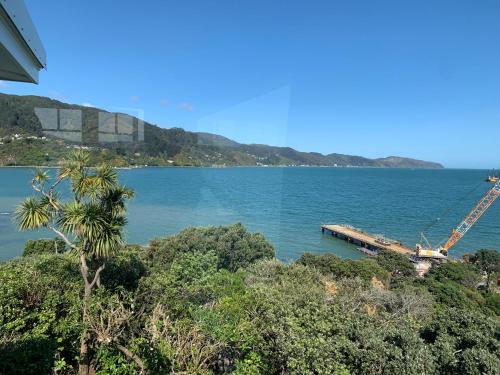 Lowry Bay Casa | Beach Home with 3 double bedrooms and amazing sea views
