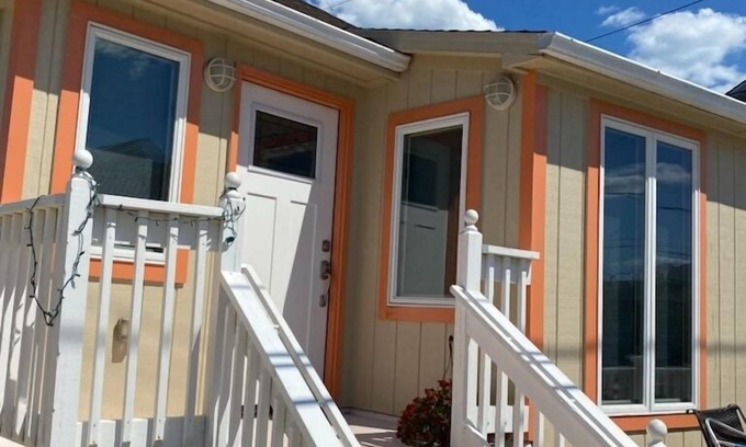 Wall Casa | beach house steps to beach and Jenk's Boardwalk