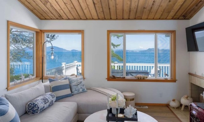 Lopez Island Casa | Beach House by the Sea
