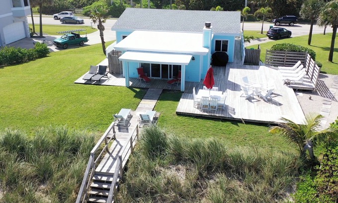 Melbourne Beach Casa | Beach House- Enjoy right on the Beach