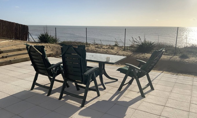 Bourgenay Casa | Beach House with 180 degree sea views, 6 Bed, 4 Baths, sleeps 10-12
