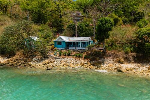 Bahia Suroeste Casa | Beach house in Providencia
