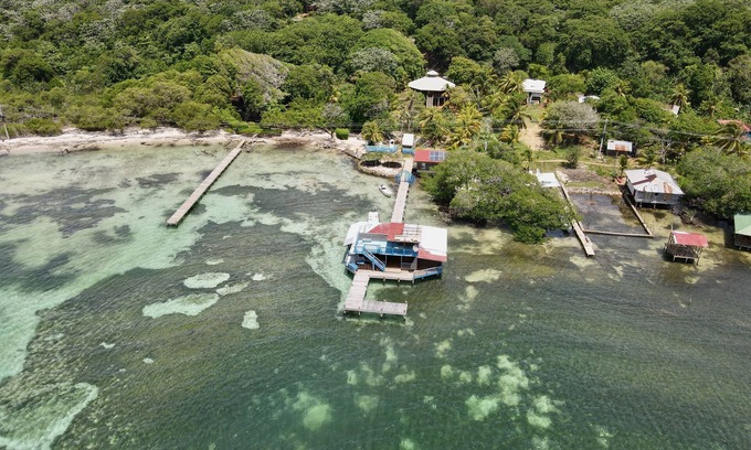 Guanaja Casa | Beach house in st Helene. Same property as channel bar and grill.