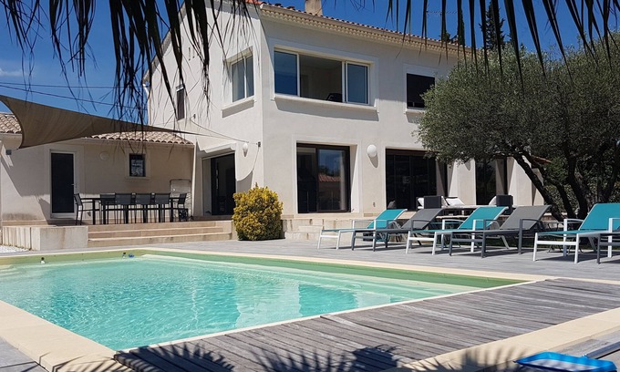 Sollies Pont Villa | Casa de playa en el corazón de los olivos, cerca del mar