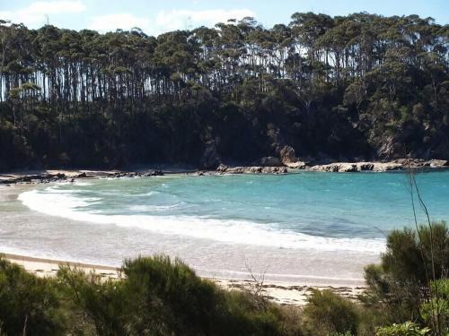 Batehaven Casa | Beach House Ocean Views in Batehaven