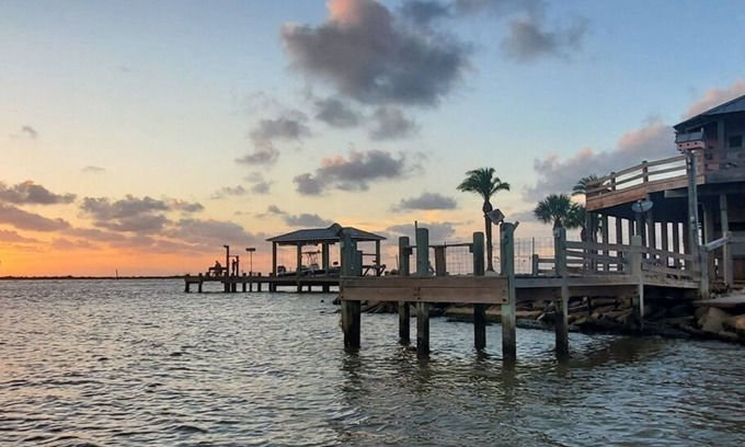Galveston Casa | Beach House on the Bay - Fisherman's Paradise on the bay!