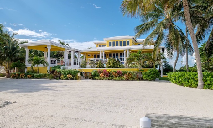 San Pedro Villa | Casa de playa de 5 dormitorios con chef, cancha de tenis privada, gimnasio, a minutos de San Pedro