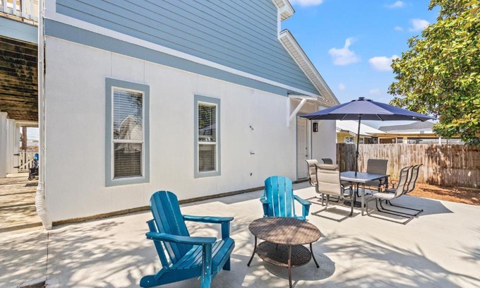 Bahama Beach Casa | Beach House – Spacious 4BR Retreat with Gulf Views & Observation Deck!